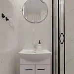 Przy Basenie Apartment *