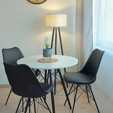 Przy Basenie * קטוביץ